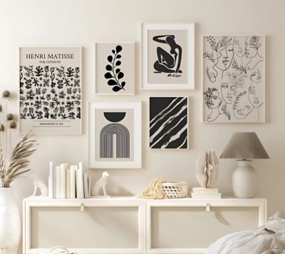 مجموعة من الاطارات تصميمات تجريديه باحجام مختلفه