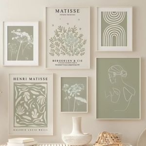 مجموعة من الاطارات باللون الاخضر باحجام مختلفه